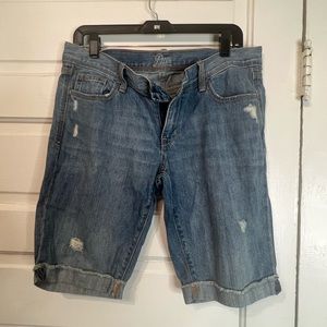 Old Navy Bermuda shorts. Bundle $10 items at 2/$10